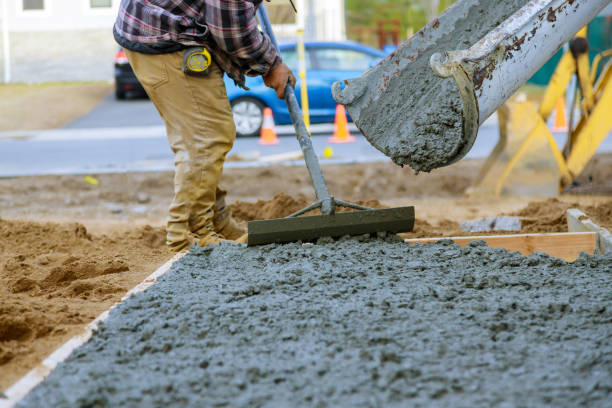Best Custom Concrete Contractor  in Dearborn Heights, MI